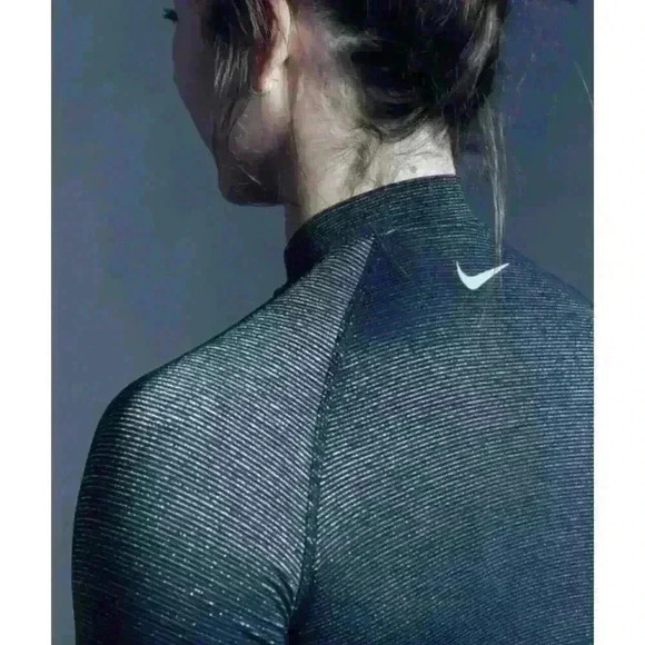 Nike Women’s‎ Pro Warm Dri-FIT Long Sleeve Training Top Black Metallic Size M - Picture 2 of 8